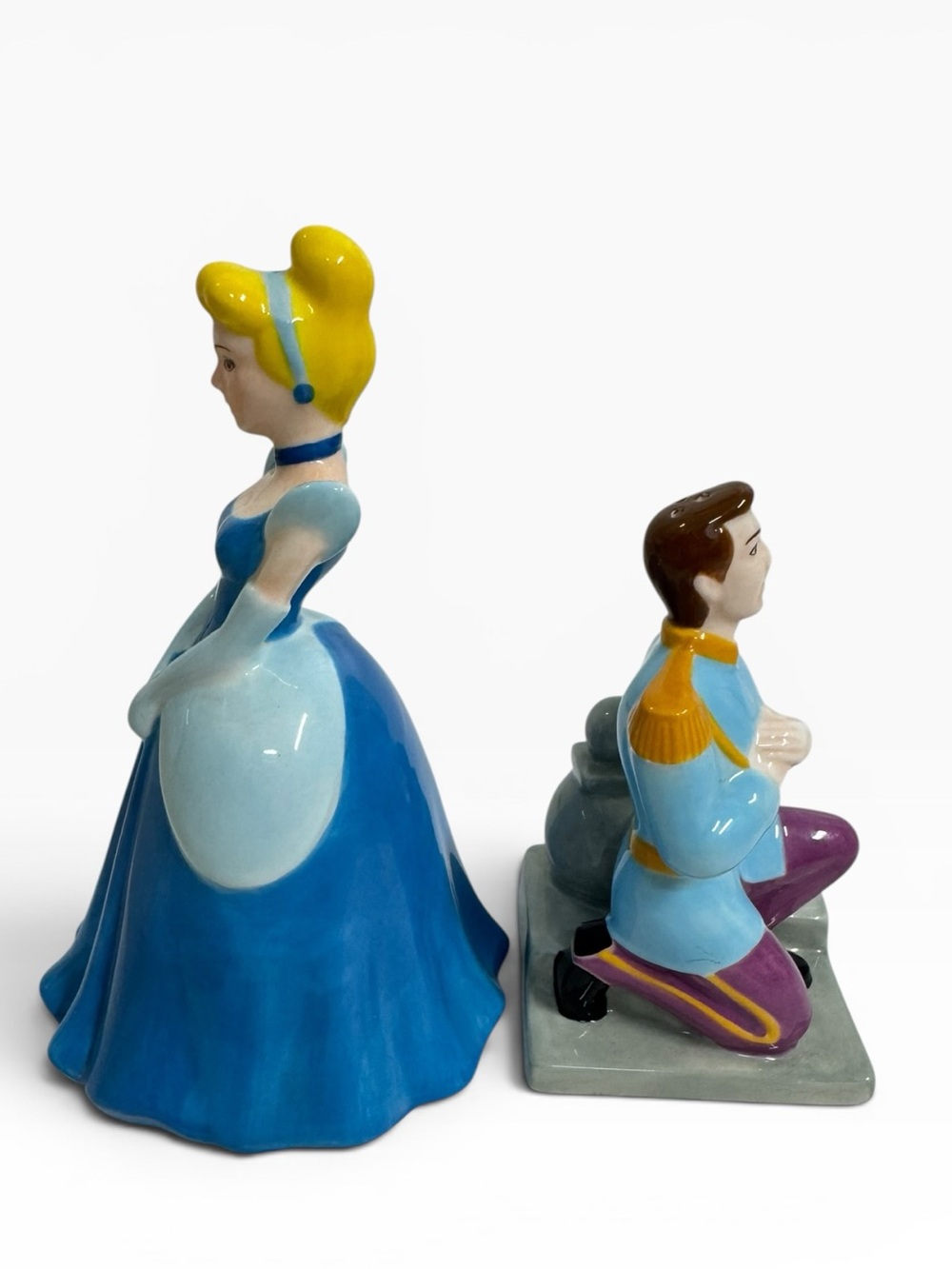 Vintage Disney Cinderella & Prince Charming Salt Pepper Shakers Set 2005 - Picture 4 of 7